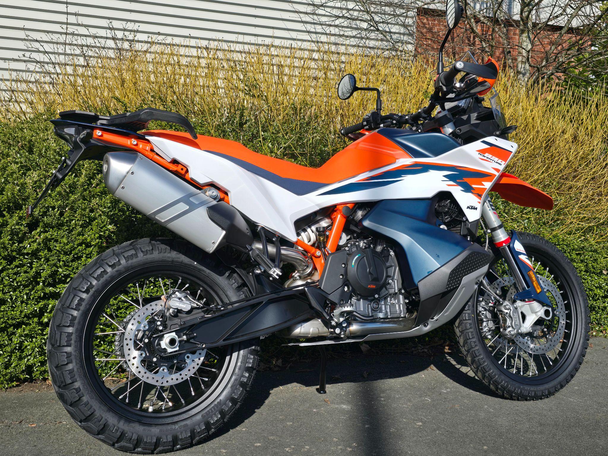 SOLD 2025 KTM 890 R Euro 5